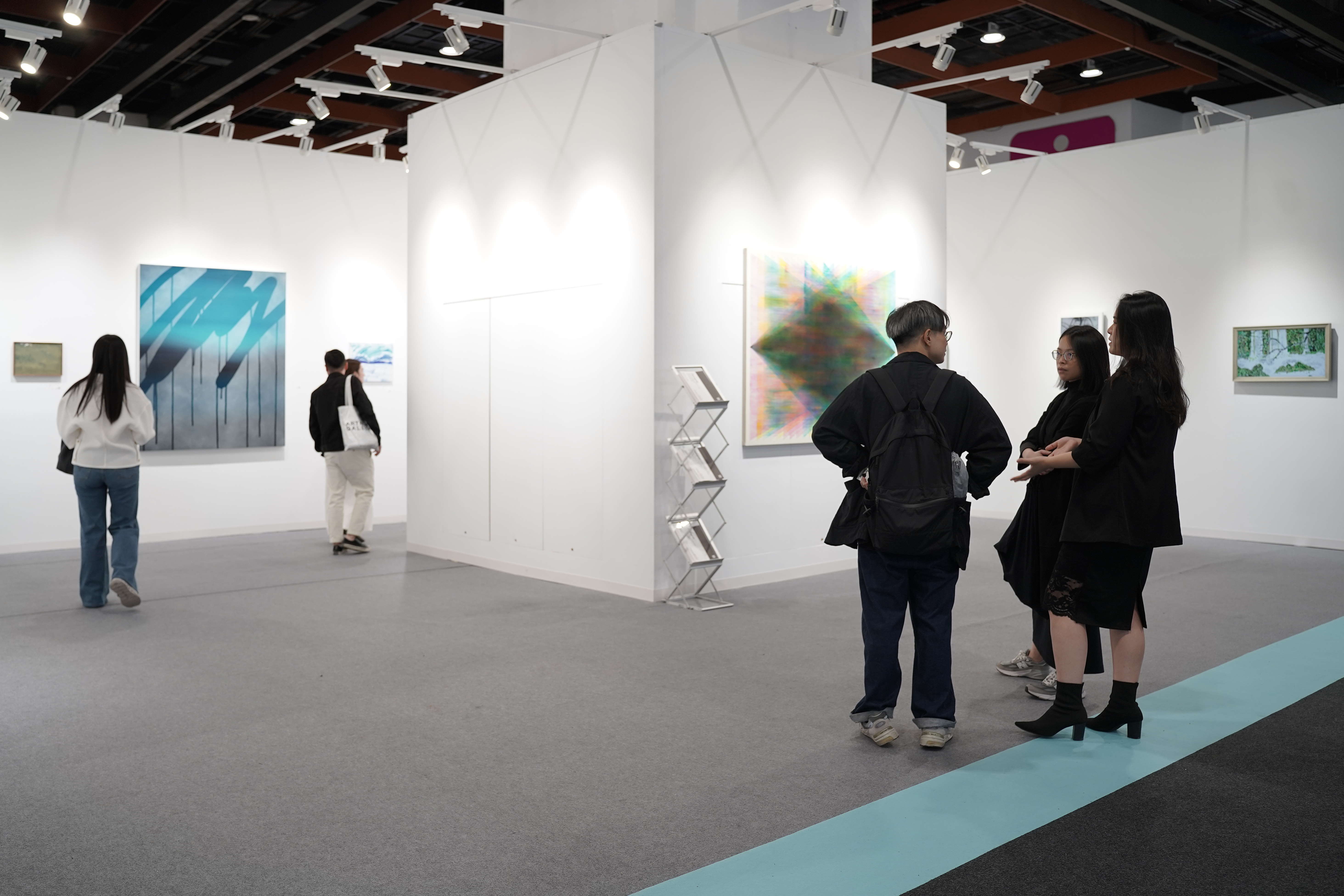 友達FindARTs將數位藝術與傳統媒介連結起來，不僅為觀眾呈現出卓越的視覺饗宴，更期望啟發新的藝術創作與展示形式，揭開數位藝術的新殿堂