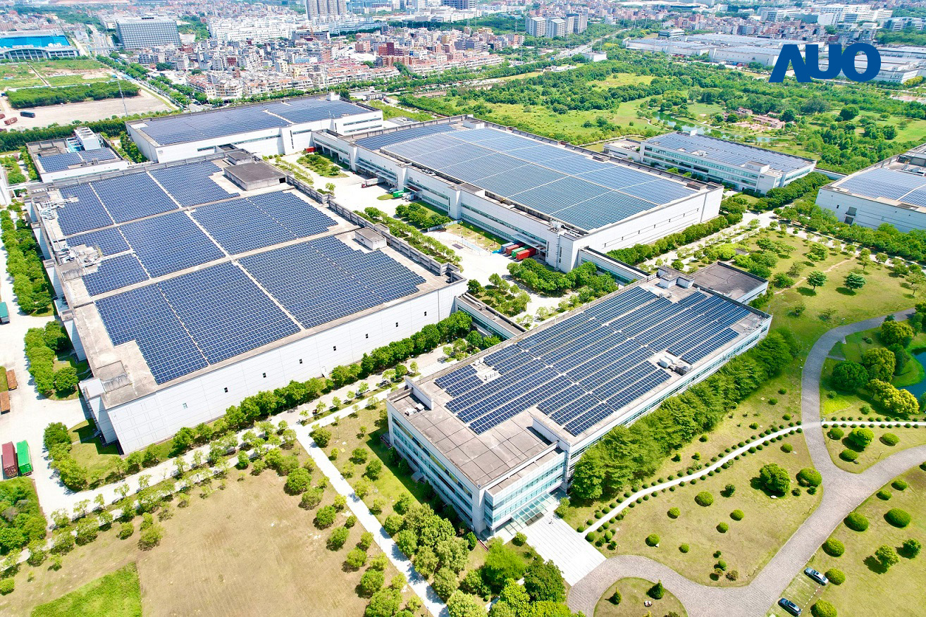 好体育在线官网厦门推动智能制造同时，透过绿电创能纵深推进绿色转型，厂区全屋顶铺设太阳能光伏板，每年太阳能发电 2,600多万度