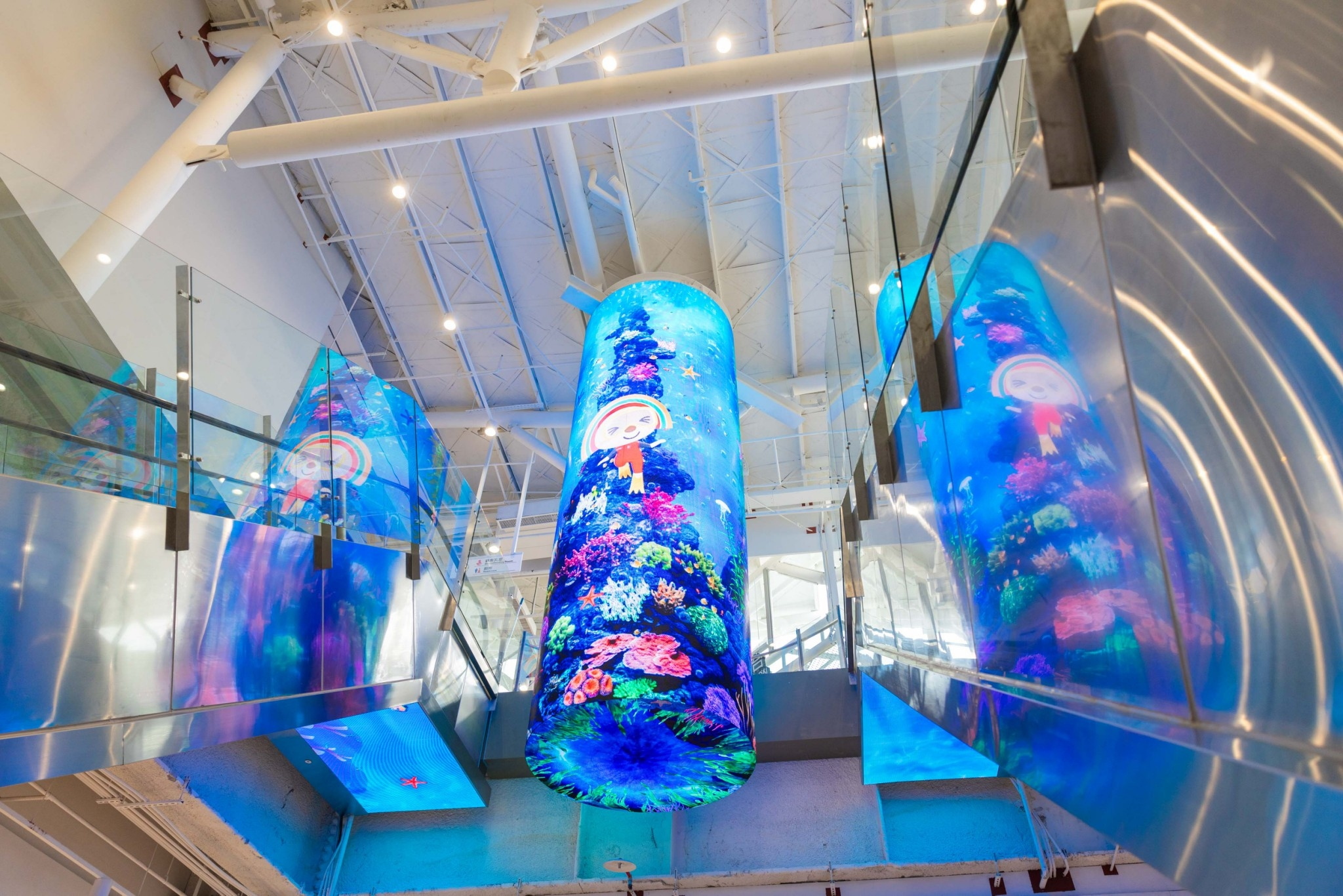 達擎與傑可達整合先進顯示技術與軟硬體應用服務，提供一系列大型LED顯示解決方案，為全新改裝開幕的「清水服務區」佈局嶄新視覺體驗。